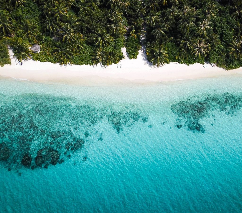 L’île locale de Dhigurah aux Maldives
