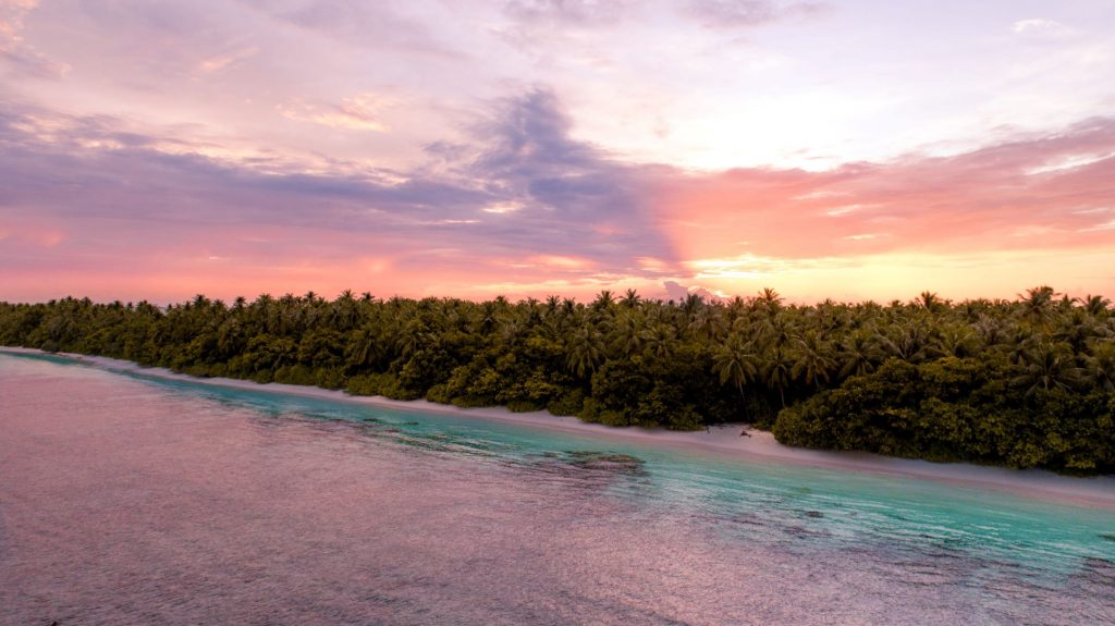 L’île locale de Dhigurah aux Maldives