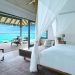 Villas sur pilotis avec hamacs aux Maldives
