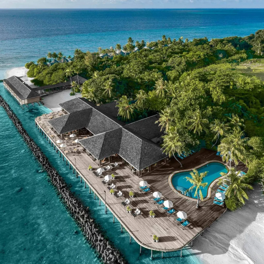  Kuredu Island Resort and Spa